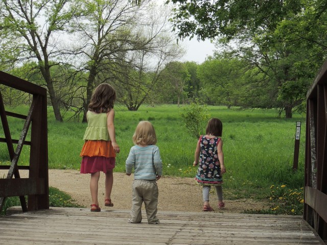 sisters on the bridge