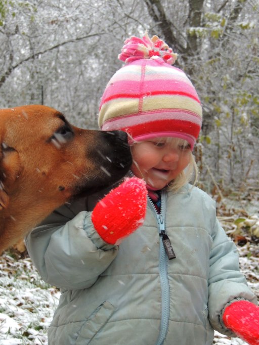 Jane and Digby snowy kisse