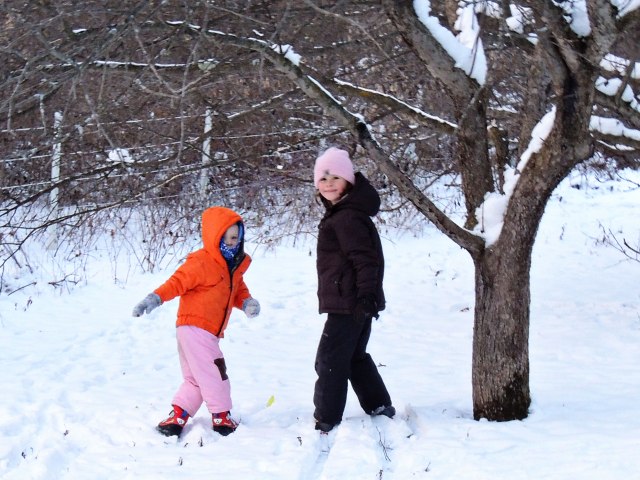 Ivy and Clara skiing