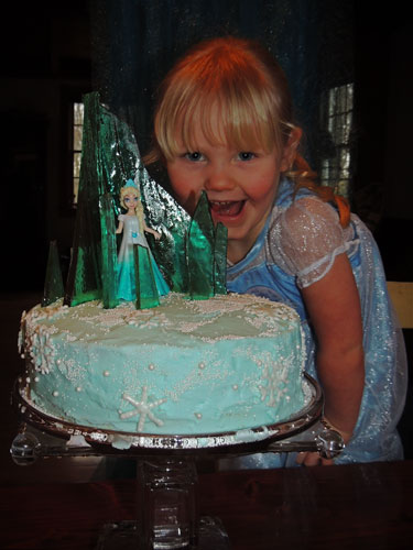 Jane and her Frozen birthday cake