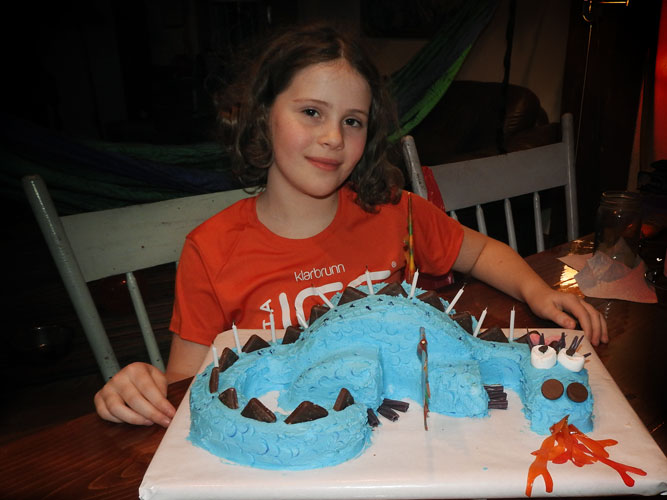 ivy and dragon birthday cake